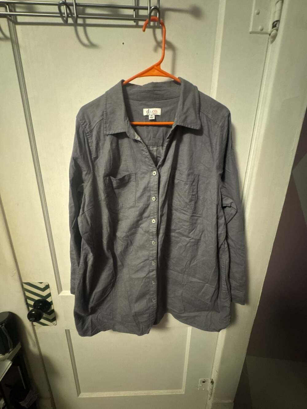 d&co Denim & Company Women's Grey Long Sleeve Button Down Shirt with Pockets